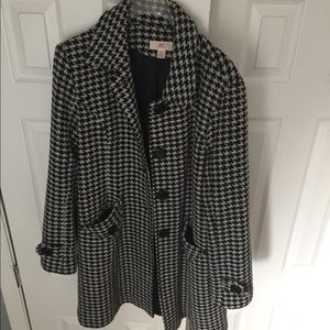 $100 JLo Houndstooth winter coat